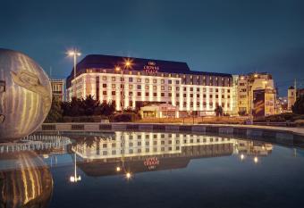 Crowne Plaza Bratislava, an IHG Hotel allows 18 year olds to book a room
