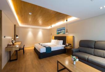 Asana Hotel & Residence has Balcony rooms