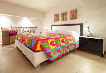 HT Residence Maximus has Balcony rooms