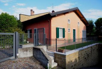 Casa Vacanze Stefy allows 18 year olds to book a room