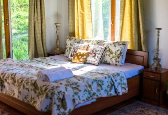 Happy Dervish, Nathuakhan, Mukteshwar has Balcony rooms