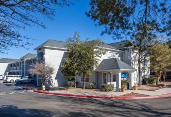 Studio 6 Albuquerque Nm - North has Smoking rooms