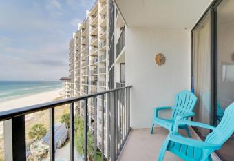 Edgewater Beach Resort has Balcony rooms
