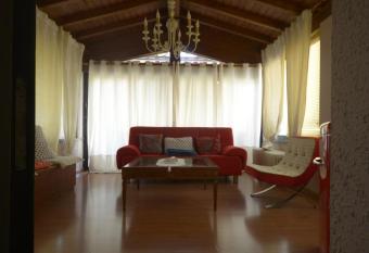 Villa Marisa has Balcony rooms