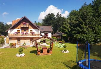 Guesthouse Green Valley has Balcony rooms