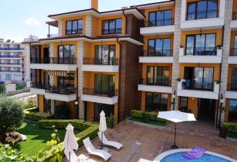 Boulevard Sea Residence has Balcony rooms