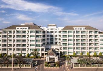Somerset Vientiane has Balcony rooms