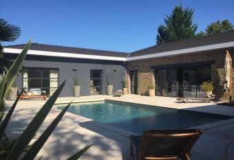 Chambre d h  te Bordeaux allows 18 year olds to book a room