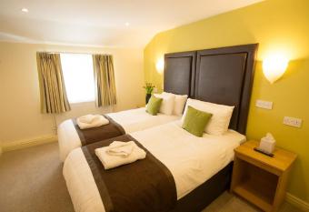 Wakefield Limes Lodge allows 18 year olds to book a room