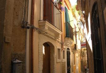 Al Blu Ortigia Apartments has Balcony rooms