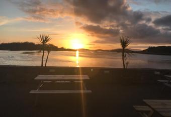 The Quays has Balcony rooms