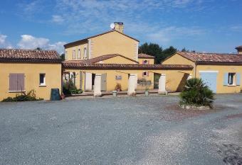 La Marviniere has Balcony rooms