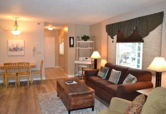 River Place Condos #401 2BD has rooms with a private hot tub