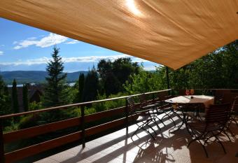   zgida Nyaral  h  z has Balcony rooms