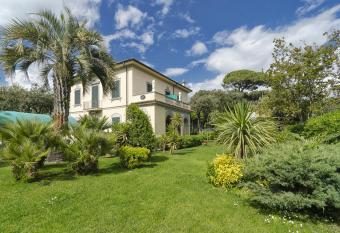 Hotel Verdemare has Balcony rooms