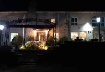 Hotel Sierra Oriente allows 18 year olds to book a room