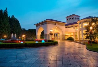 Hong Qiao State Guest House has Balcony rooms