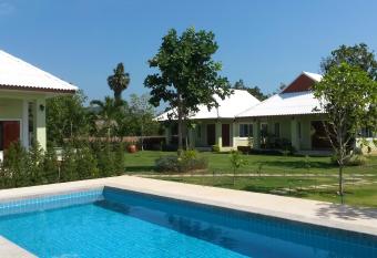 Ban Khan LeeMa has Balcony rooms