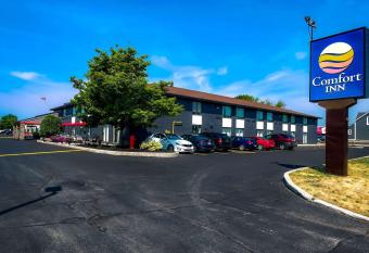 Comfort Inn has Balcony rooms