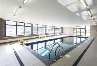 Nemea Appart Hotel Stadium Bordeaux a  roport allows 18 year olds to book a room