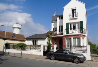 vacances 34 has Balcony rooms