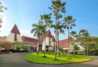 Novotel Surabaya Hotel has Balcony rooms