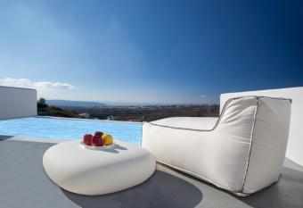 Alunia Incognito Suites - Adults Only allows 18 year olds to book a room