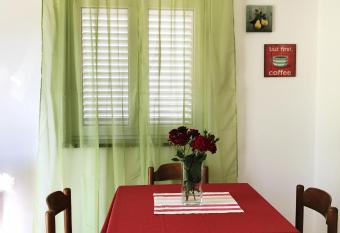 Apartment Jane has Smoking/Balcony rooms