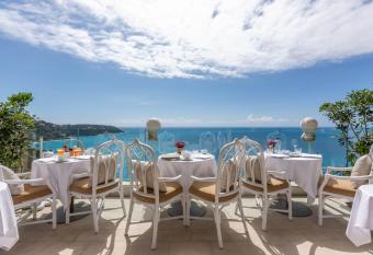 H  tel Le Roquebrune allows 18 year olds to book a room