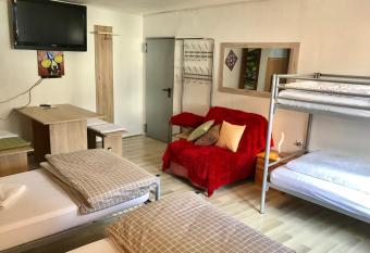 Ferienwohnung in Ediger Eller allows 18 year olds to book a room