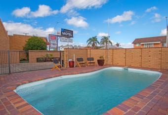 River Street Motel has Balcony rooms