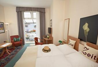 HotelHaus Ritter allows 18 year olds to book a room