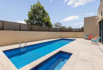 Nesuto Parramatta has Balcony rooms