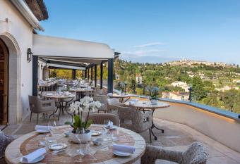 H  tel & Restaurant Alain Llorca has Balcony rooms