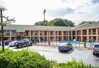 Rodeway Inn North Charleston o Ashley Phosphate has Smoking rooms