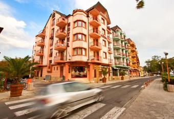 Saint George Hotel & Medical Spa has Balcony rooms