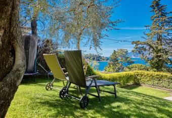 CallaLillyJardin has Balcony rooms