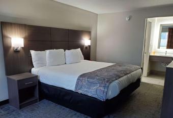 Days Inn & Suites by Wyndham Charleston Airport West has Smoking rooms