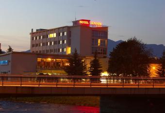 Hotel Janosik has Smoking rooms