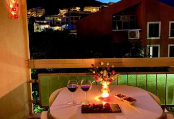 Apartment Vista CENTER has Balcony rooms