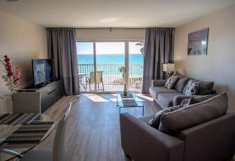 Gulf and beach view apartment 403 has Balcony rooms
