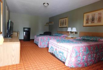 Westgate Manor Motel Austintown & Youngstown Ohio has Smoking/Balcony rooms