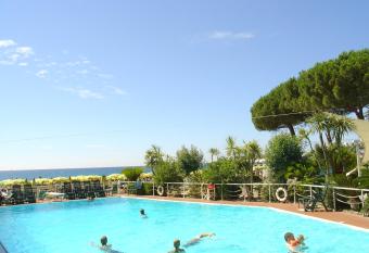 Hotel Gabriella has Balcony rooms