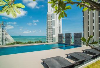 Serenity Condo Wongamat by Patsamon has Balcony rooms