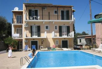 Avgoustina Venus Studios has Balcony rooms