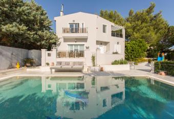 Villa Maya has Balcony rooms