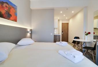 Athens Comfort has Balcony rooms