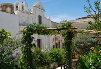 Le Cantinelle has Balcony rooms