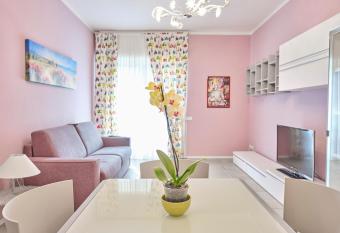 Casa Ierardi - Appartamento Arona allows 18 year olds to book a room