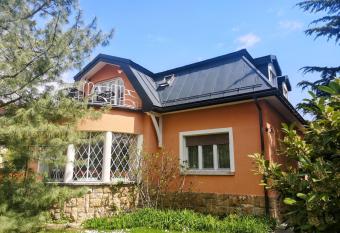 Kikelet Villa has Balcony rooms